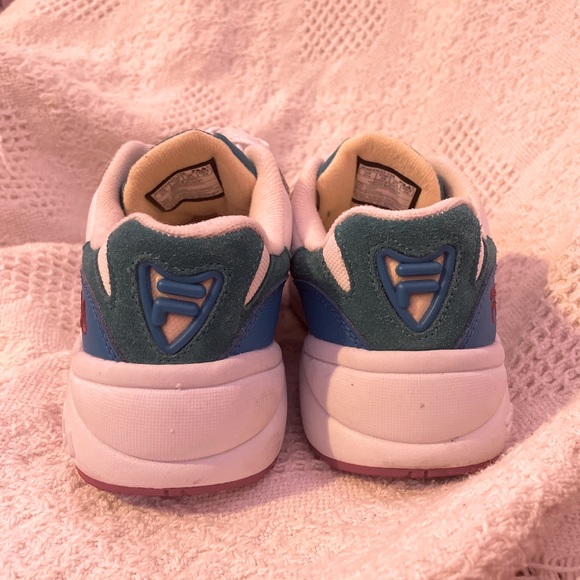 Like new colorblocked Filas!! - Picture 4 of 6